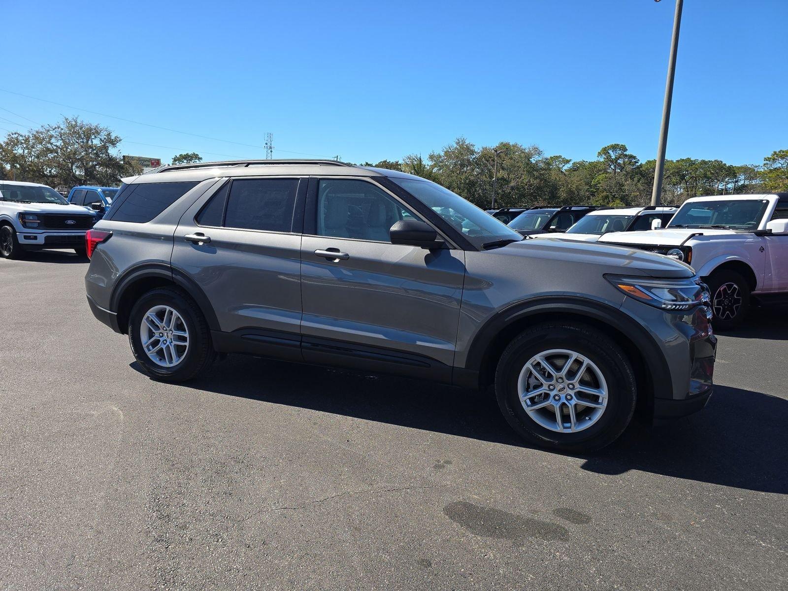 Ford Explorer Active Rwd 4D Sport Utility - Thumbnail 3