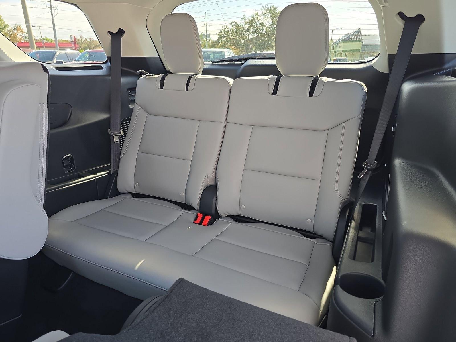 Ford Explorer Active Rwd 4D Sport Utility - Thumbnail 14