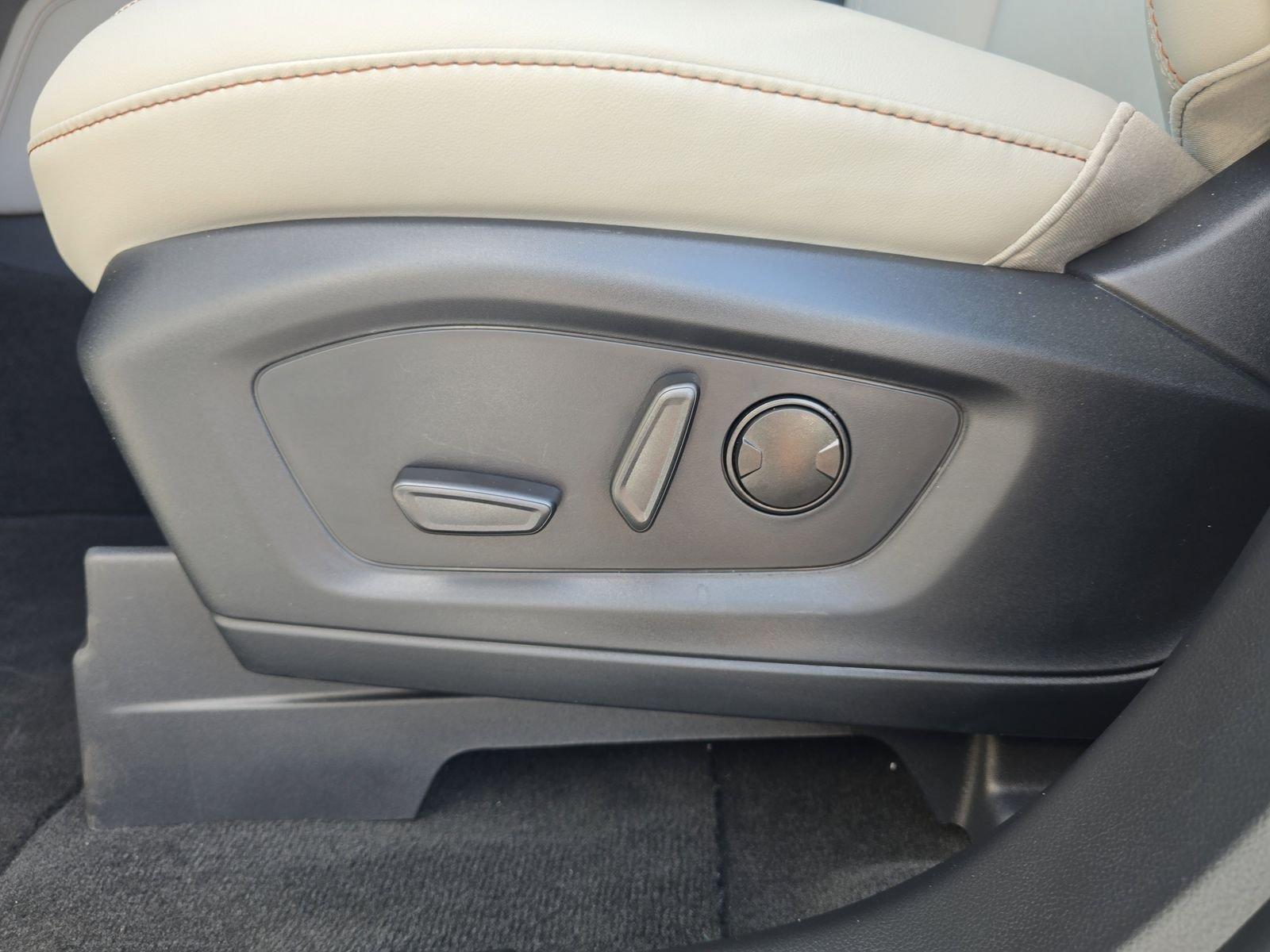 Ford Explorer Active Rwd 4D Sport Utility - Thumbnail 17