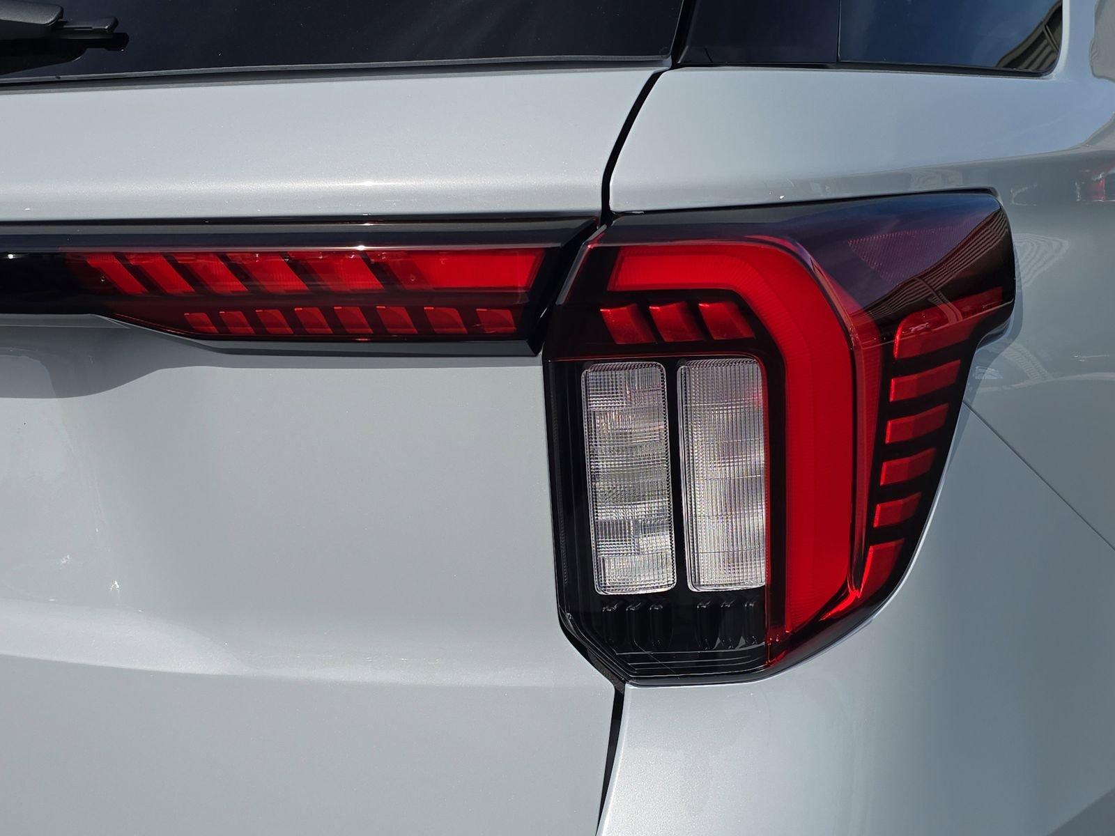 Ford Explorer Active Rwd 4D Sport Utility - Thumbnail 7