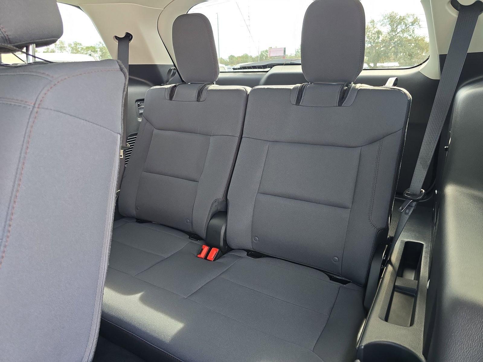 Ford Explorer Active Rwd 4D Sport Utility - Thumbnail 14