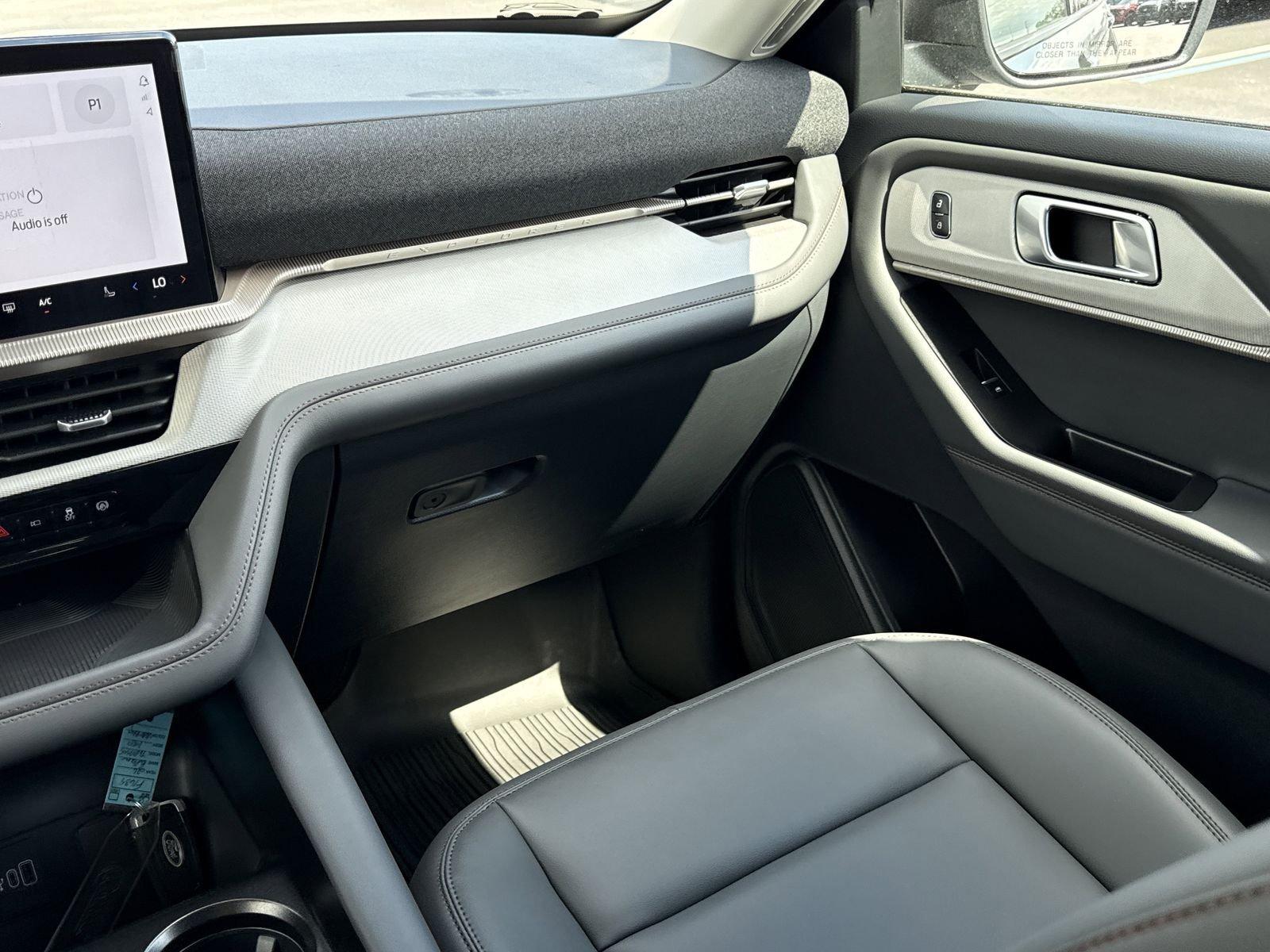 Ford Explorer Active Rwd 4D Sport Utility - Thumbnail 12