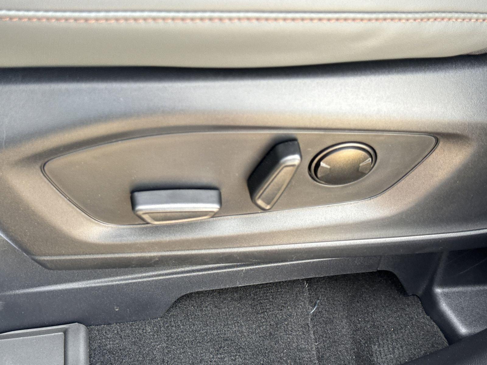 Ford Explorer Active Rwd 4D Sport Utility - Thumbnail 17