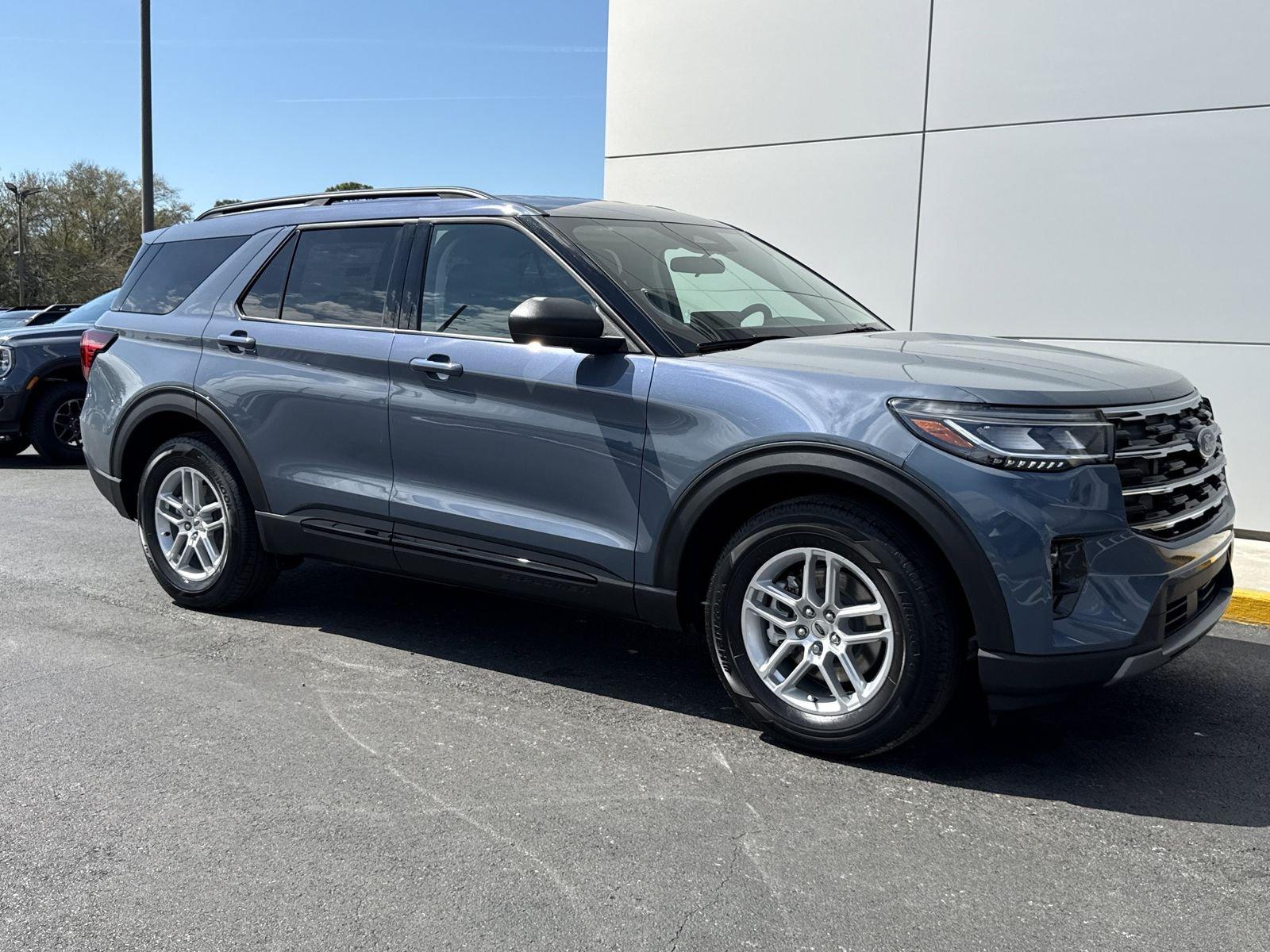 Ford Explorer Active Rwd 4D Sport Utility - Thumbnail 3