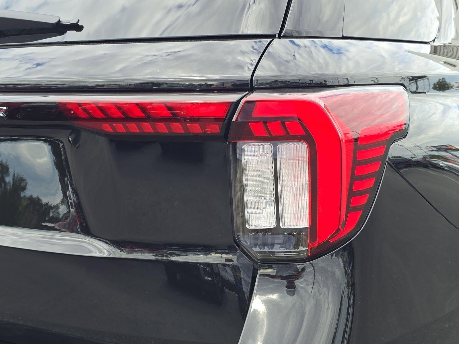 Ford Explorer Active Rwd 4D Sport Utility - Thumbnail 7