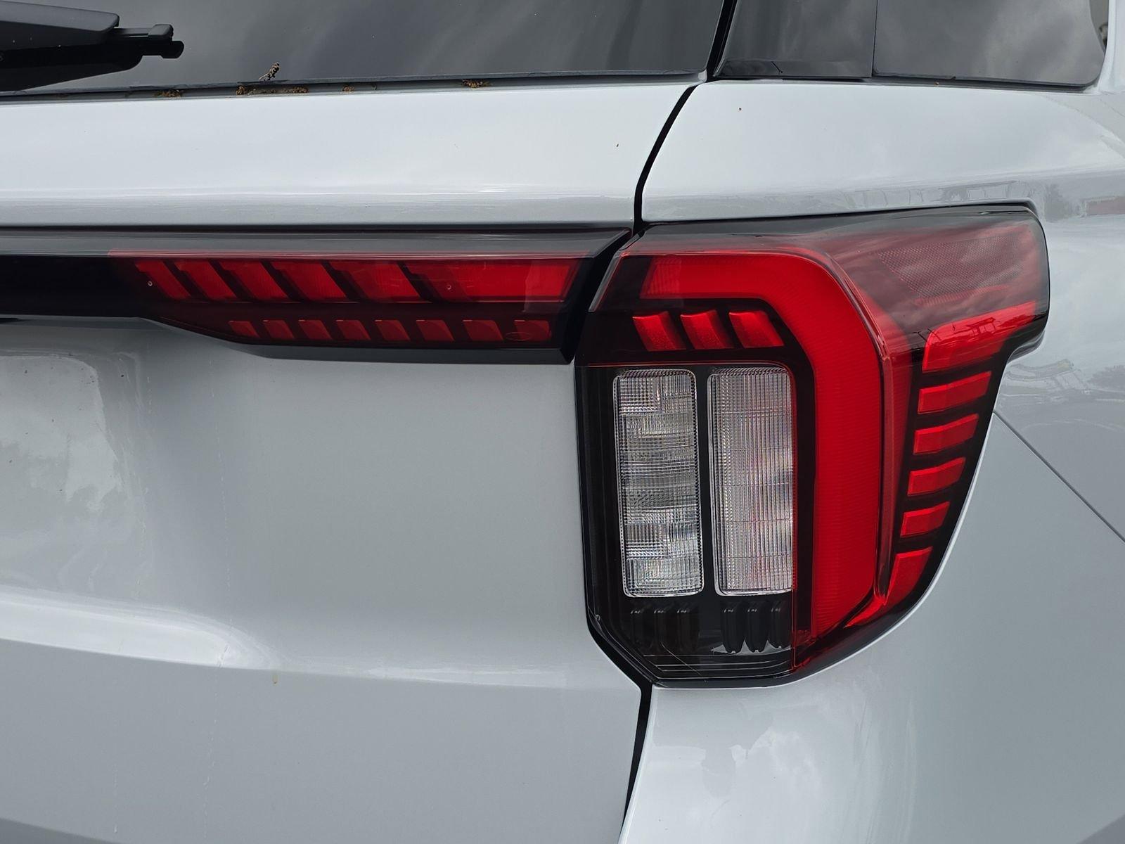 Ford Explorer Active Rwd 4D Sport Utility - Thumbnail 6