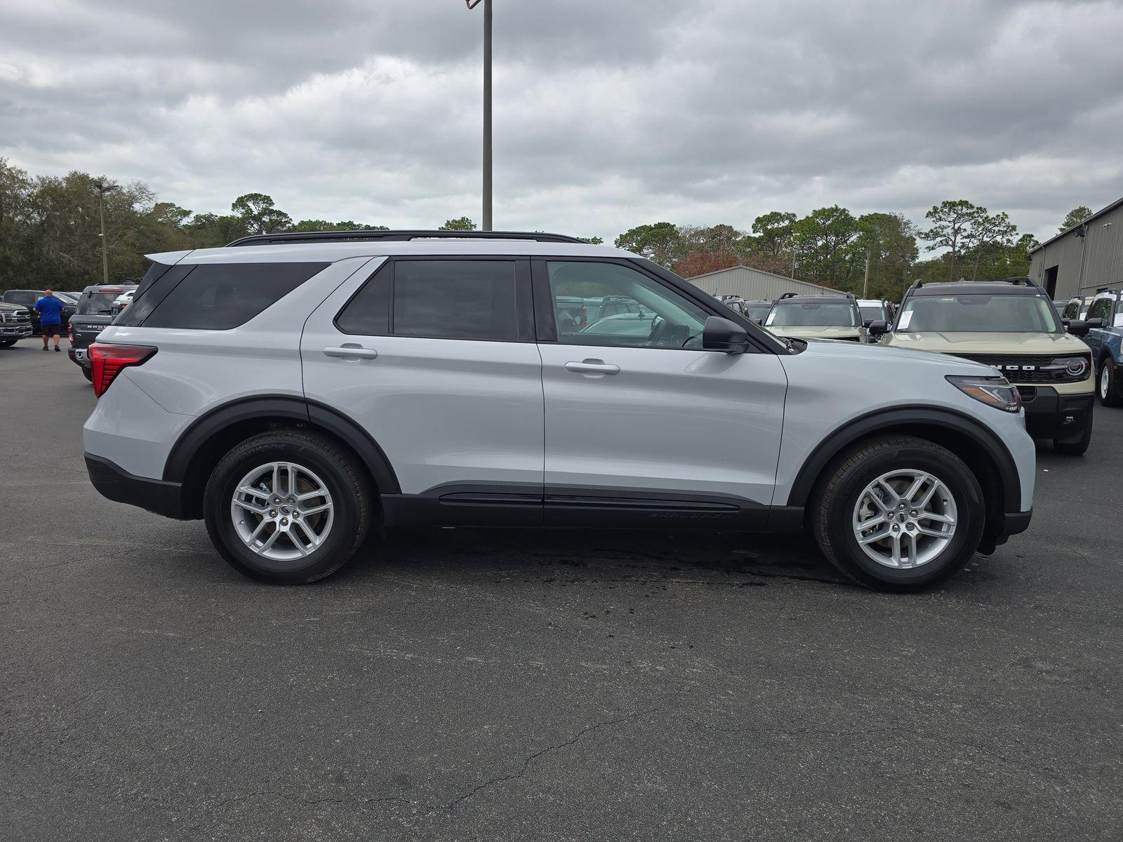 Ford Explorer Active Rwd 4D Sport Utility - Thumbnail 4
