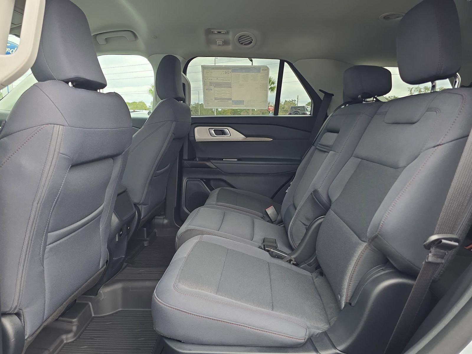 Ford Explorer Active Rwd 4D Sport Utility - Thumbnail 12