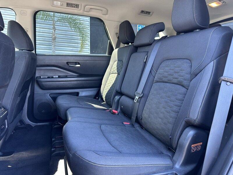 Nissan Pathfinder - Thumbnail 14