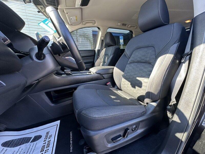 Nissan Pathfinder - Thumbnail 11