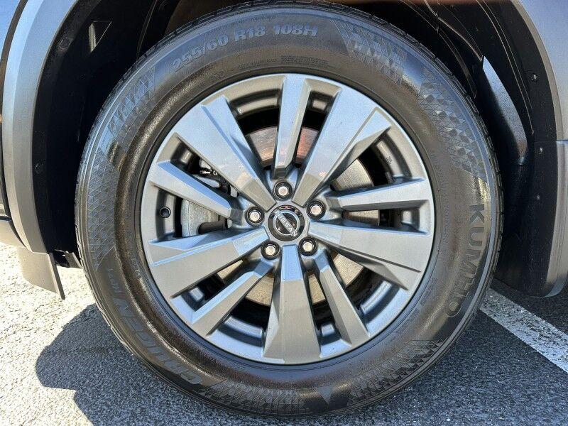 Nissan Pathfinder - Thumbnail 9