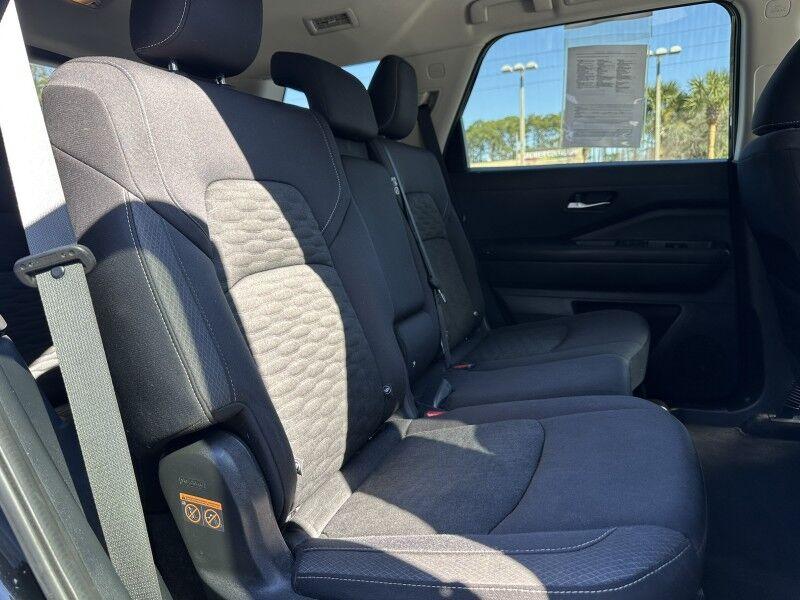 Nissan Pathfinder - Thumbnail 17