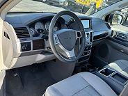 Chrysler Town & Country Touring - Thumbnail 3