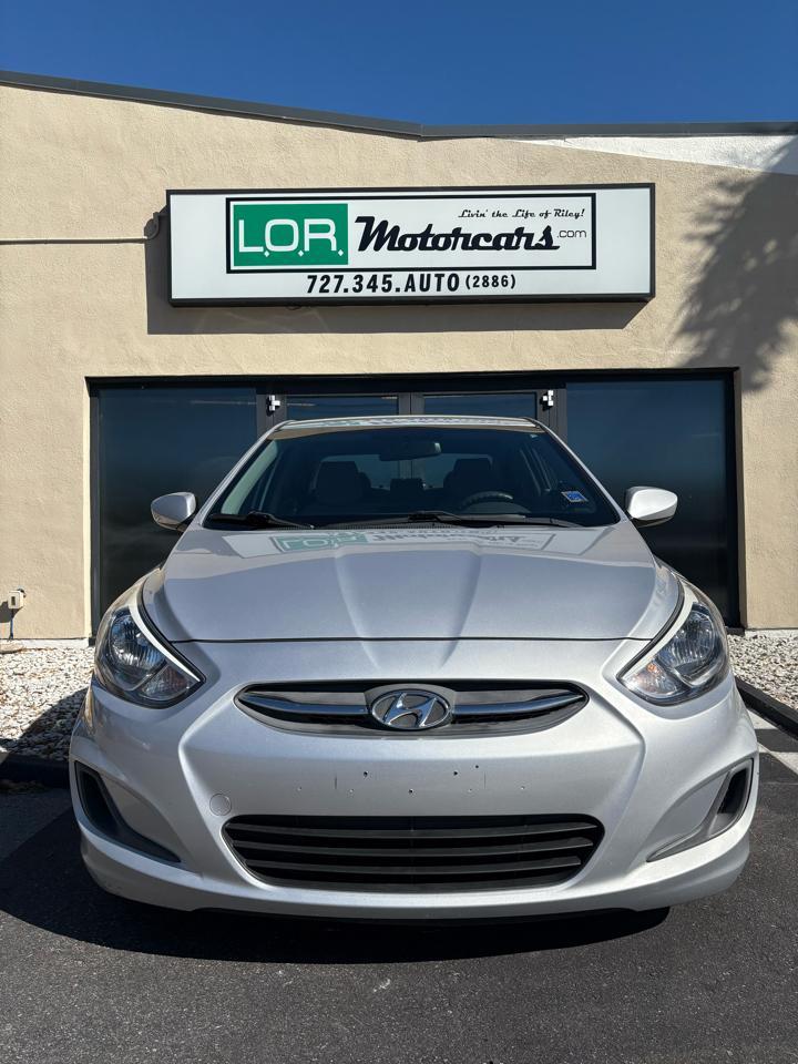 Hyundai Accentse 4-Door 6A - Thumbnail 2