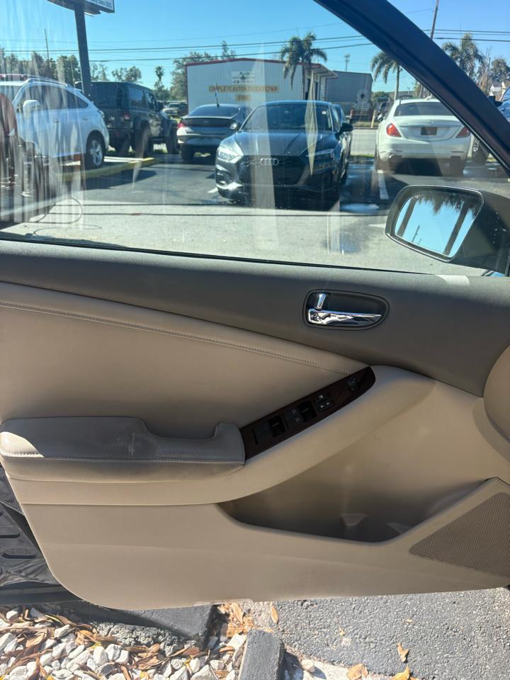 Nissan Altima3.5 Sr - Thumbnail 10