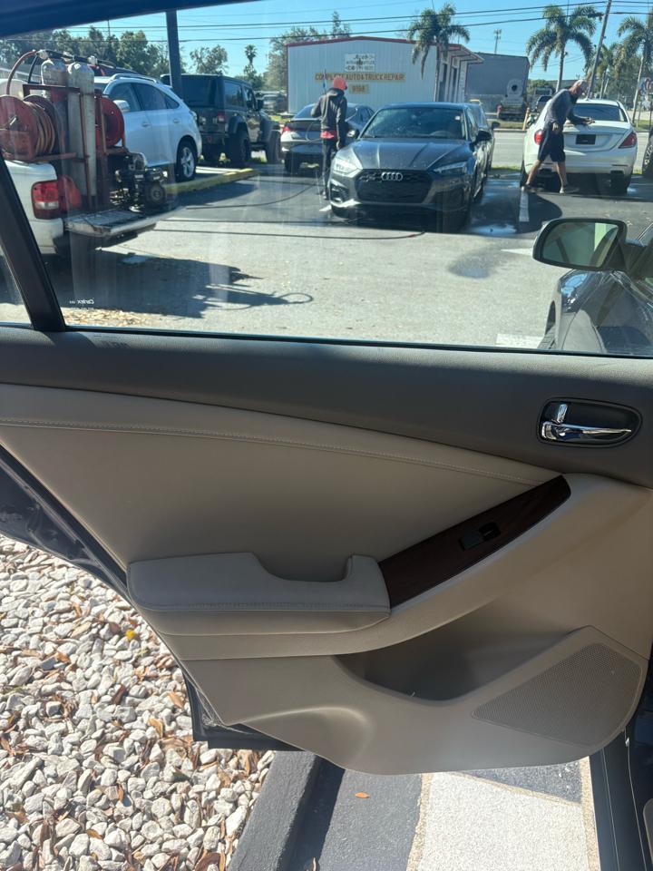 Nissan Altima3.5 Sr - Thumbnail 13