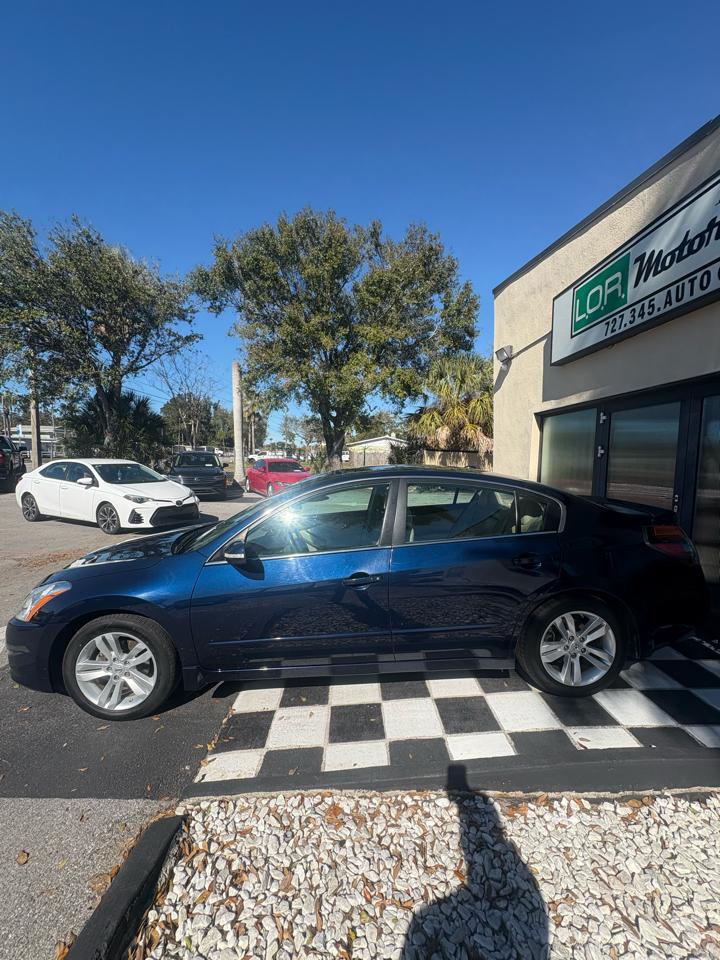 Nissan Altima3.5 Sr - Thumbnail 5