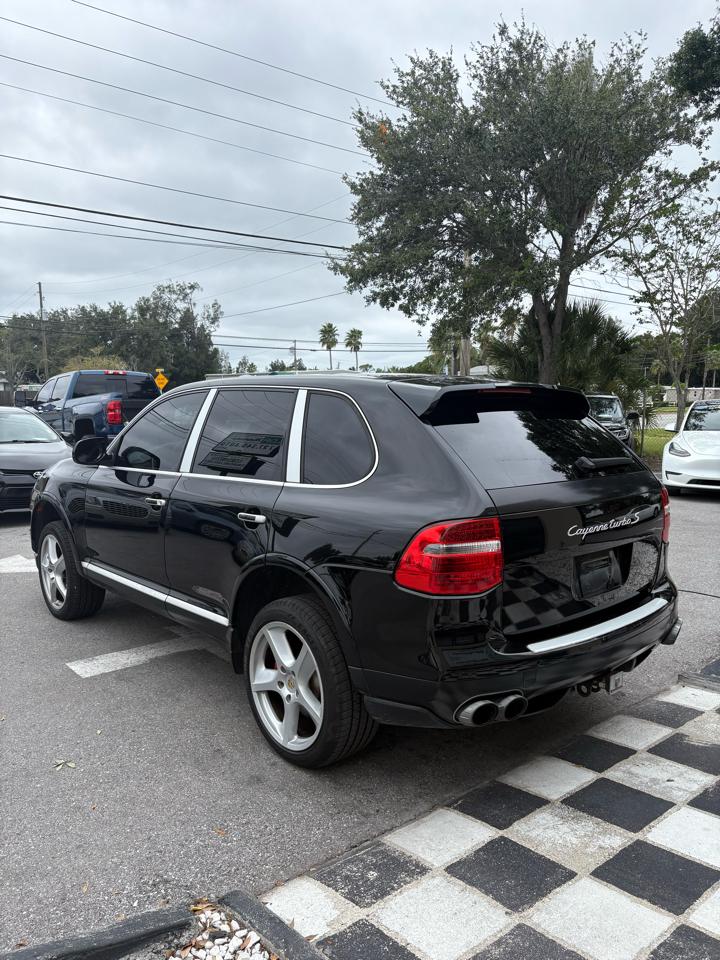Porsche Cayenneturbo S - Thumbnail 6
