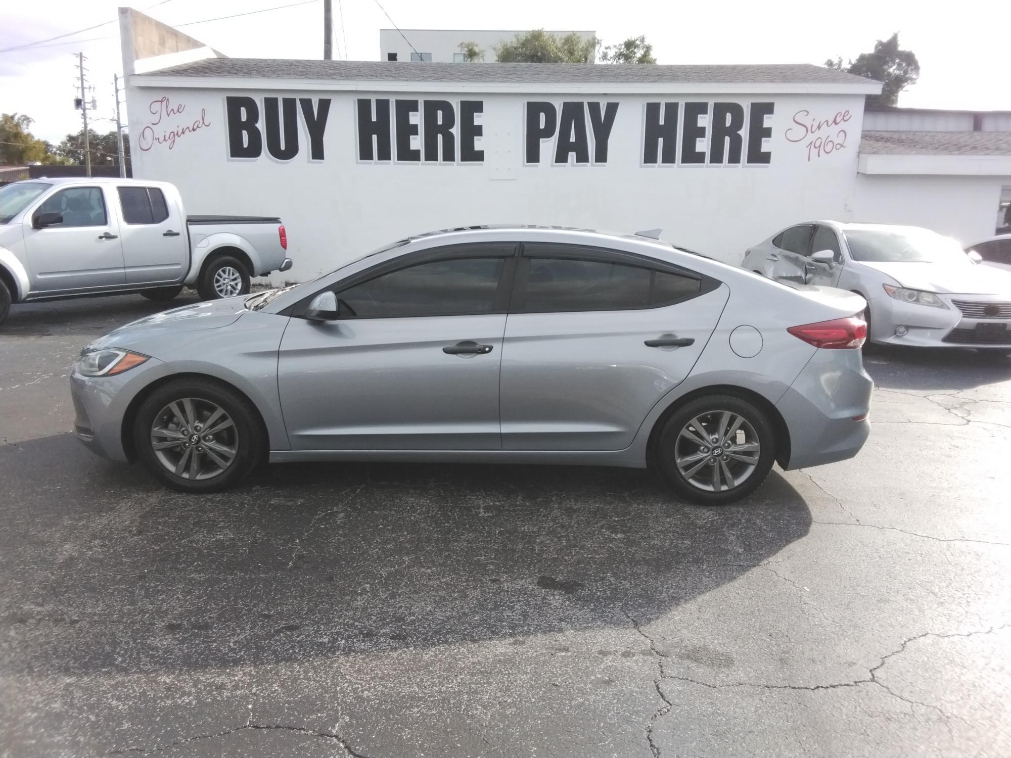 Hyundai Elantra Limited - View 1