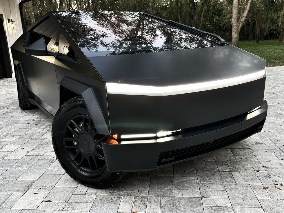 Tesla Cybertruck Tesla Satin Black Cybertruck Carfax 1 Owner | Plant City Florida | Bayshore Automotive - Thumbnail 3