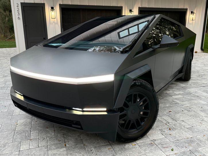Tesla Cybertruck Tesla Satin Black Cybertruck Carfax 1 Owner | Plant City Florida | Bayshore Automotive - Thumbnail 2