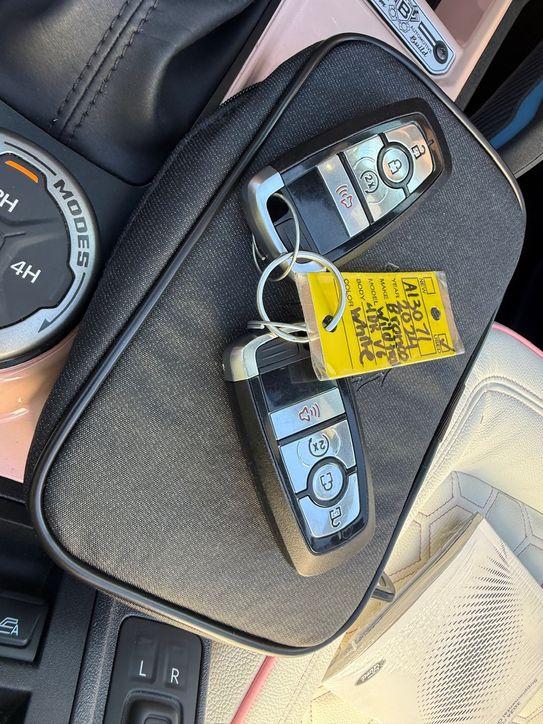 Ford Bronco Pink Hearts Hardtop Bayshore Bronco Leather Lift | Plant City Florida | Bayshore Automotive - Thumbnail 2