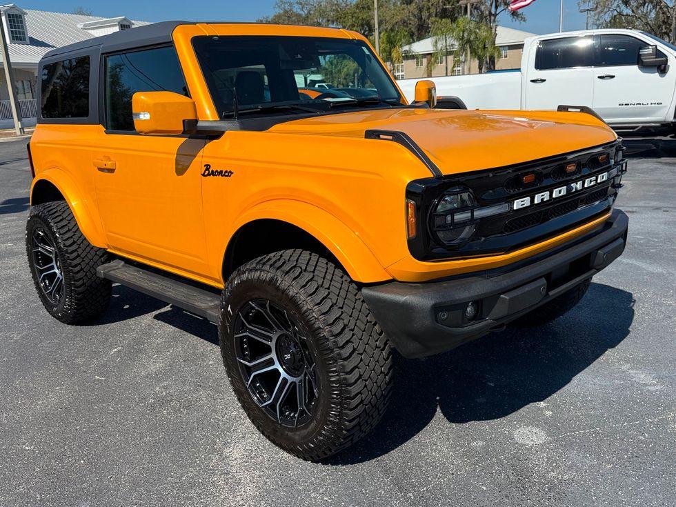 Ford Bronco Outer Banks V6 2 Door Hardtop Leather Lifted | Plant City Florida | Bayshore Automotive - Thumbnail 3