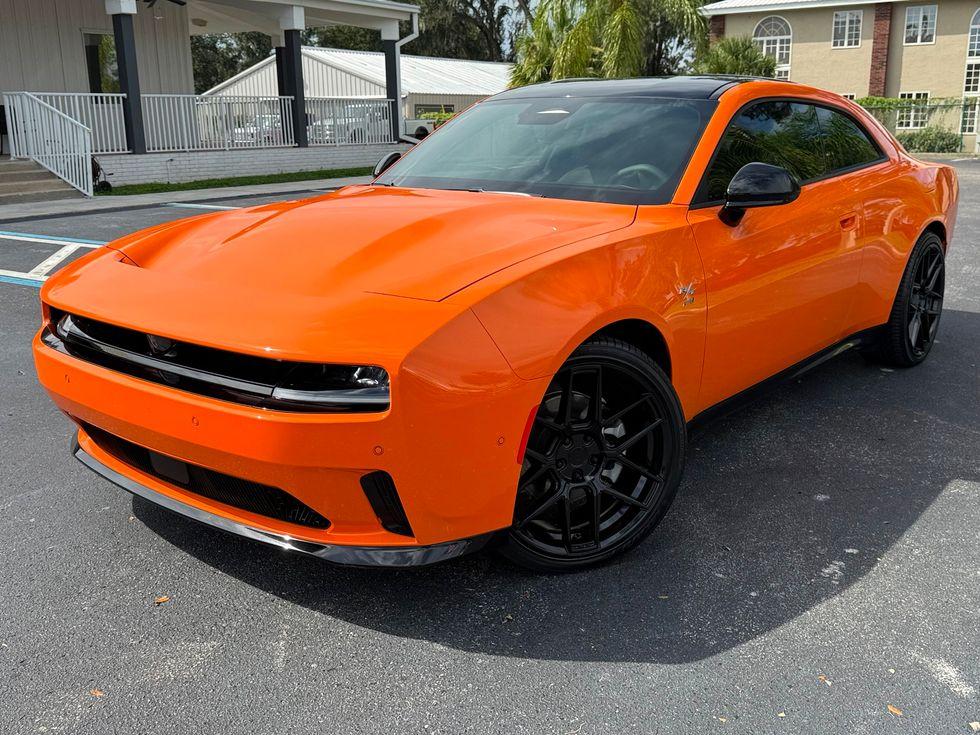 Dodge Charger Daytona R/T Stage 1 Peel Out Orange | Plant City Florida | Bayshore Automotive - Thumbnail 3