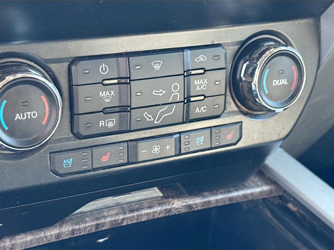 Ford Super Duty F-250 Srwlariat 4Wd Crew Cab 6.75' Box - Thumbnail 20