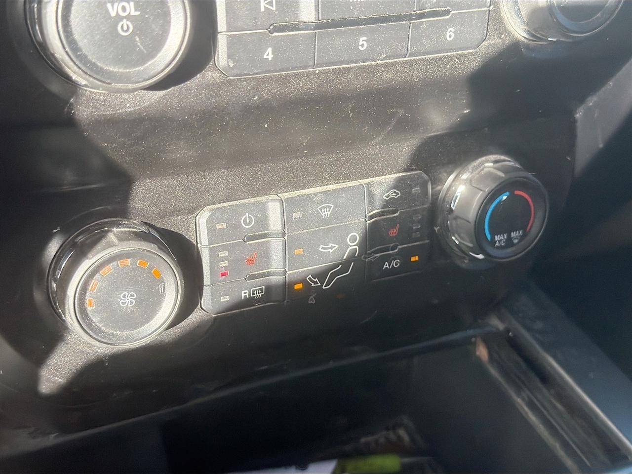 Ford Super Duty F-250 Srwxl 4Wd Crew Cab 6.75' Box - Thumbnail 16