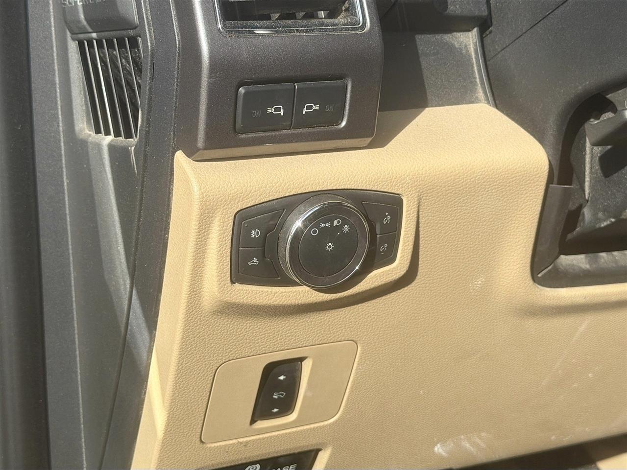 Ford Super Duty F-250 Srwxl 4Wd Crew Cab 6.75' Box - Thumbnail 10