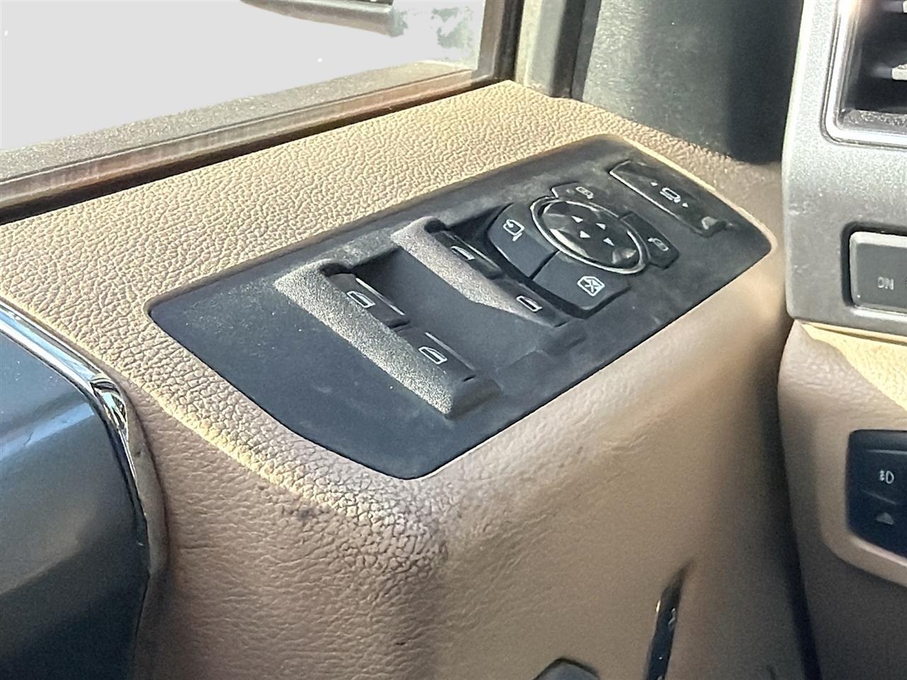 Ford Super Duty F-250 Srwxl 4Wd Crew Cab 6.75' Box - Thumbnail 18