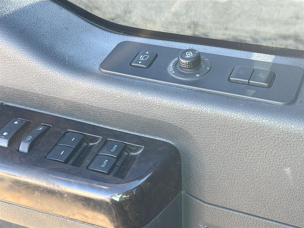 Ford Super Duty F-350 Srw4Wd Crew Cab 172" Platinum - Thumbnail 17