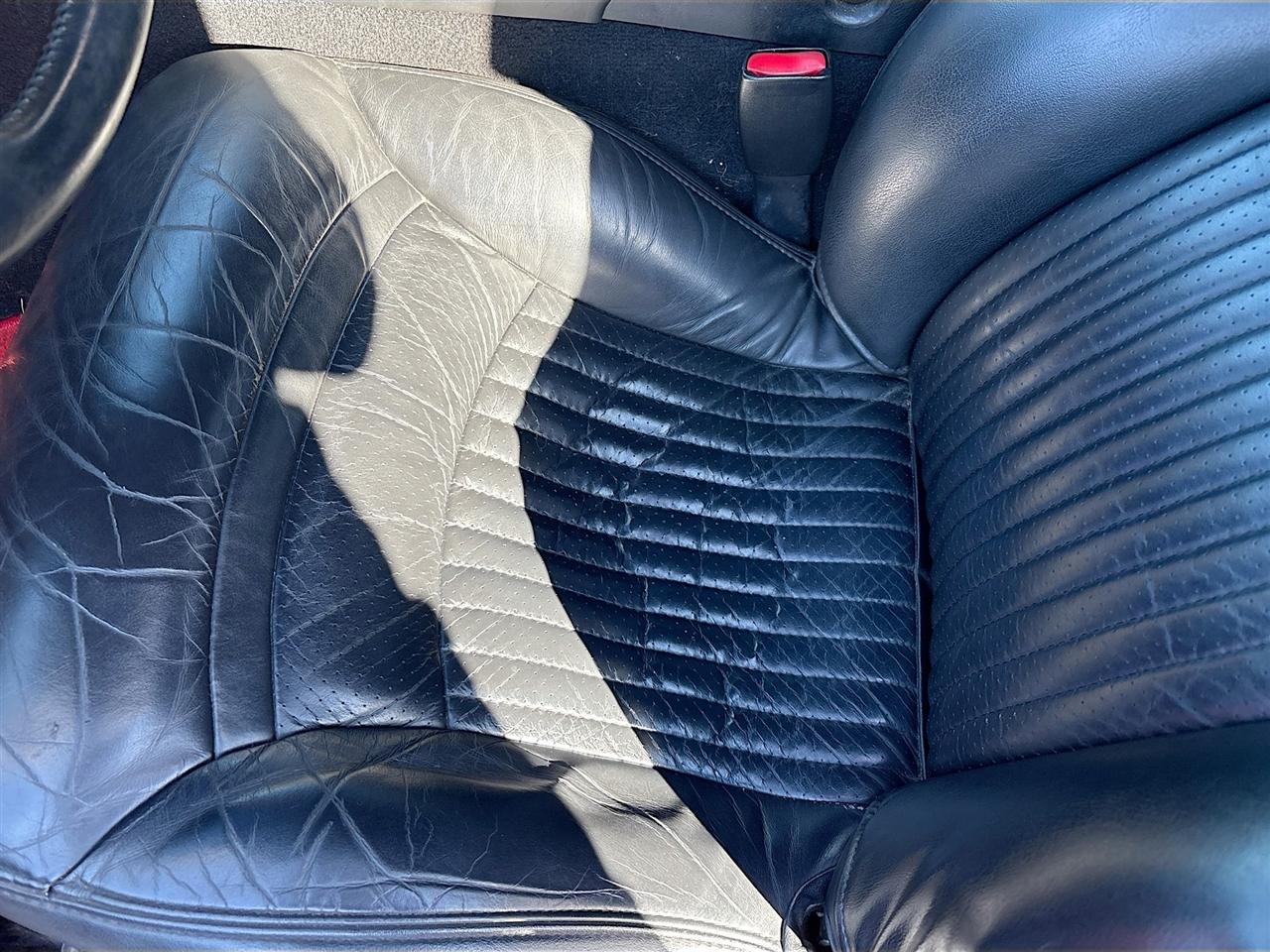 Chevrolet Corvette2Dr Convertible - Thumbnail 19