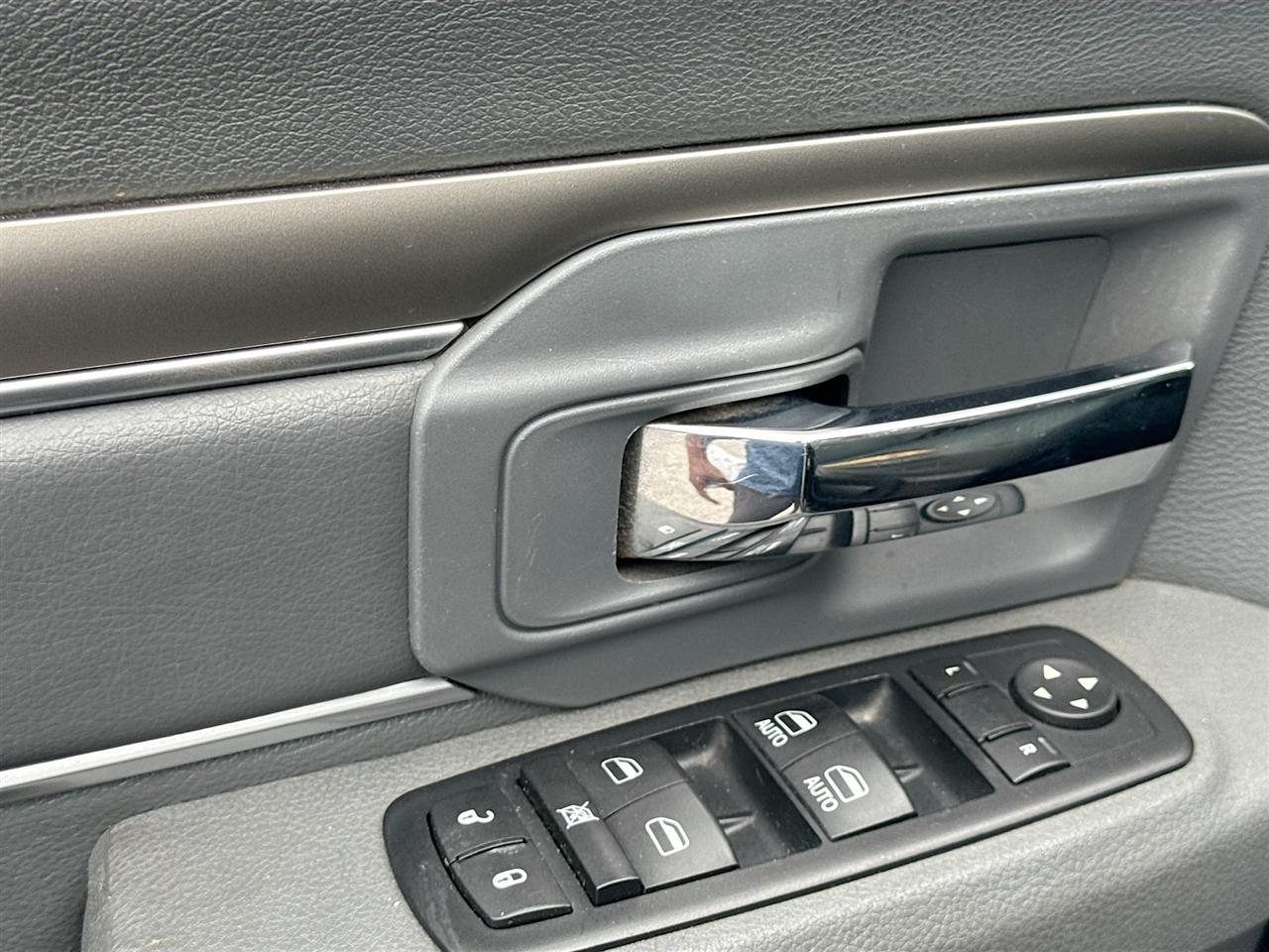 Ram 15004Wd Quad Cab 140.5" Slt - Thumbnail 16