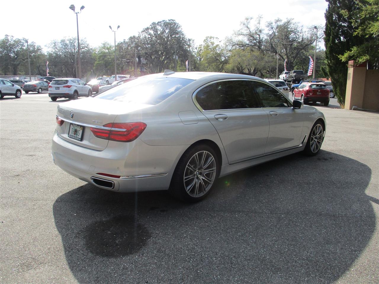 Bmw 7-Series750I - Thumbnail 5