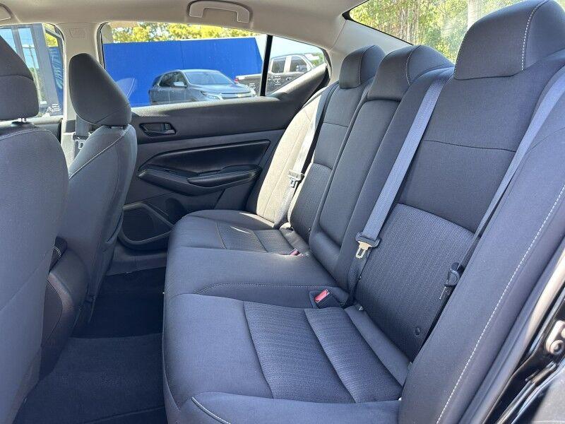 Nissan Altima - Thumbnail 17