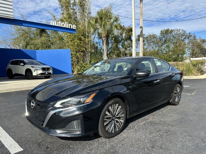 Nissan Altima - View 1