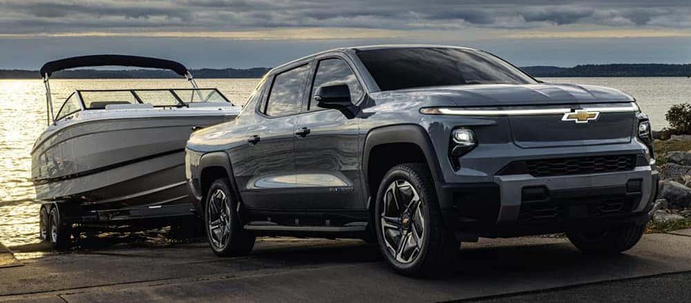 Chevrolet Silverado Ev - Thumbnail 4