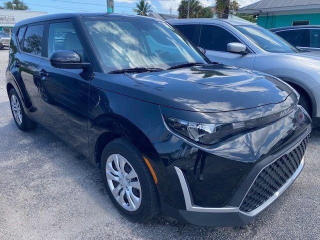 Kia Soul LX IVT - View 1