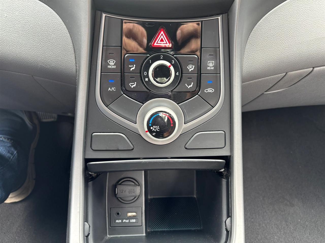 Hyundai Elantra Se 6At - Thumbnail 16