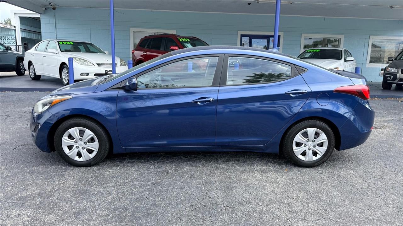 Hyundai Elantra Se 6At - Thumbnail 2