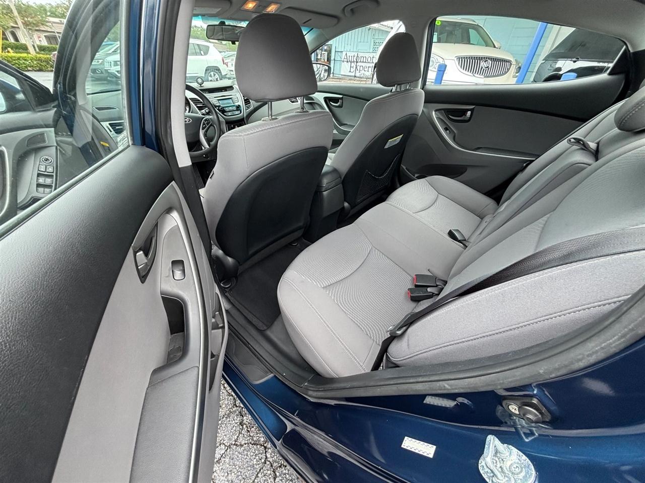 Hyundai Elantra Se 6At - Thumbnail 13