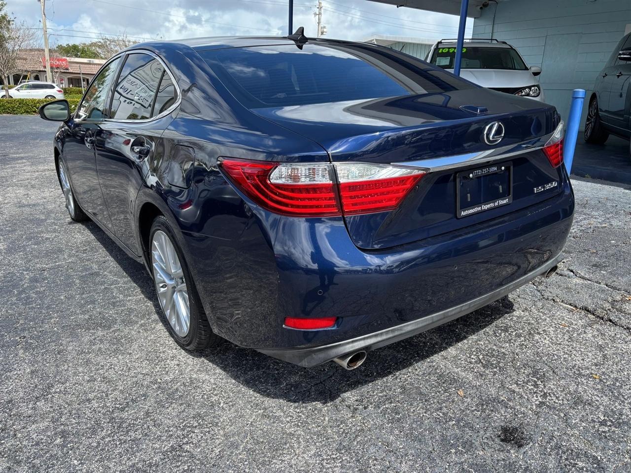 Lexus Es 350 Sedan - Thumbnail 3