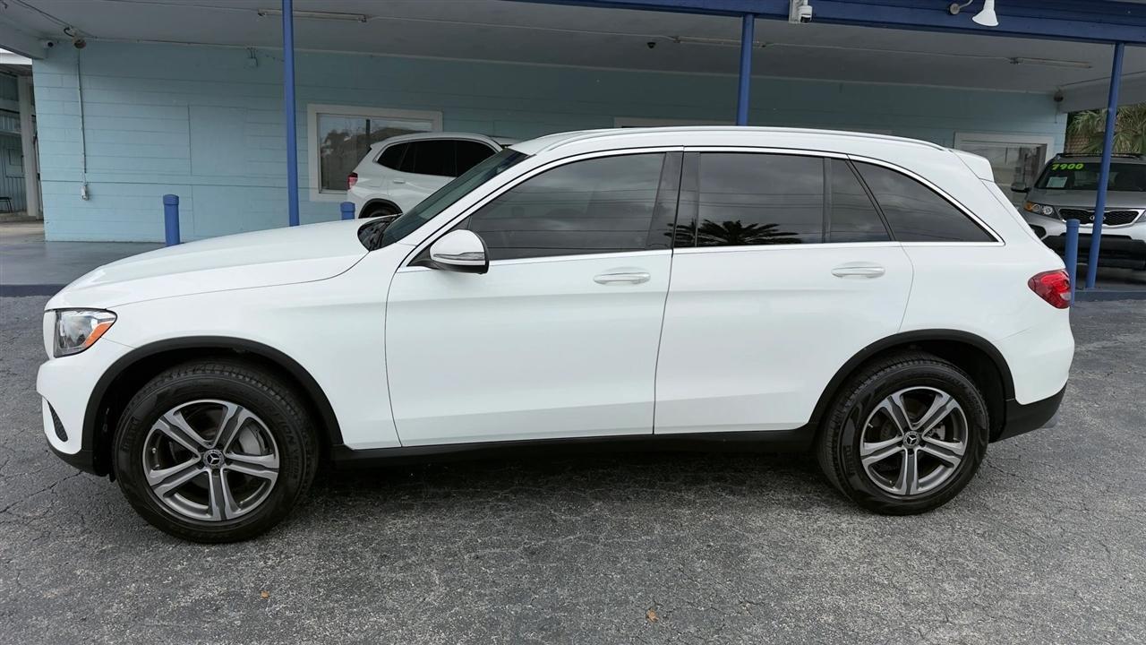 Mercedes-Benz Glc-Class Glc300 - Thumbnail 2