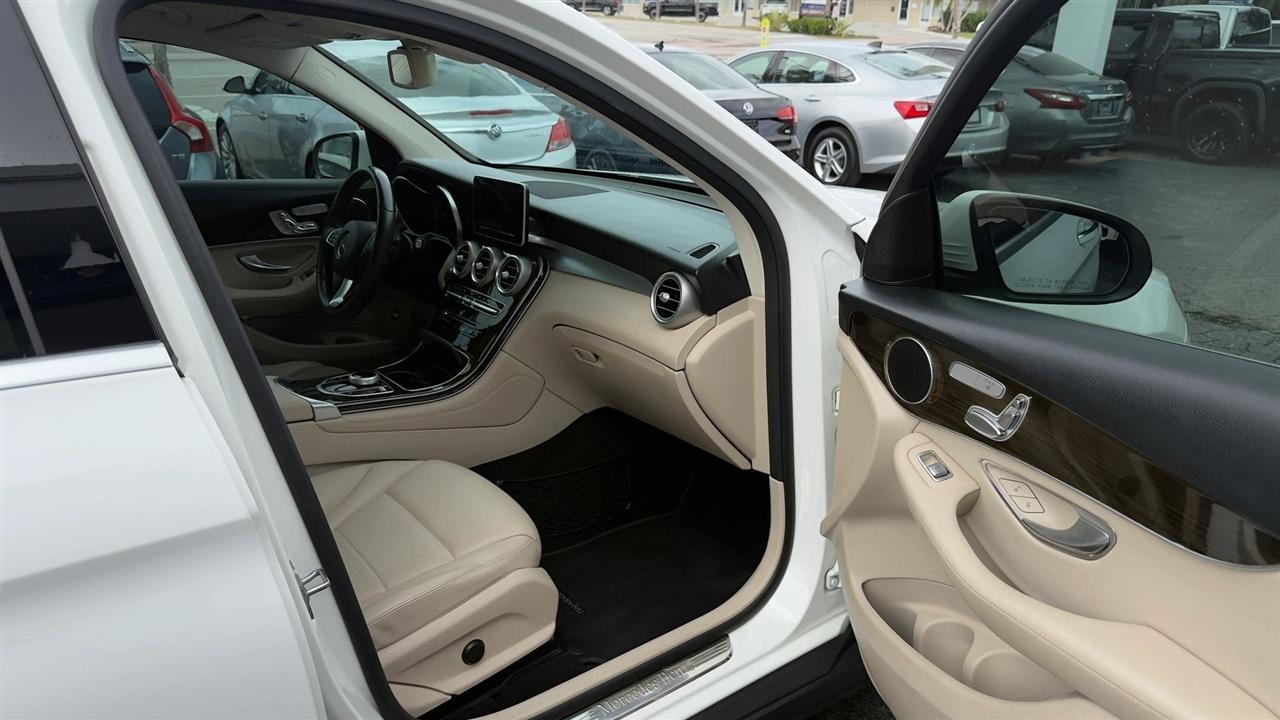 Mercedes-Benz Glc-Class Glc300 - Thumbnail 12