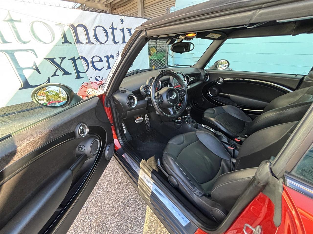 Mini Cooper S Convertible - Thumbnail 14