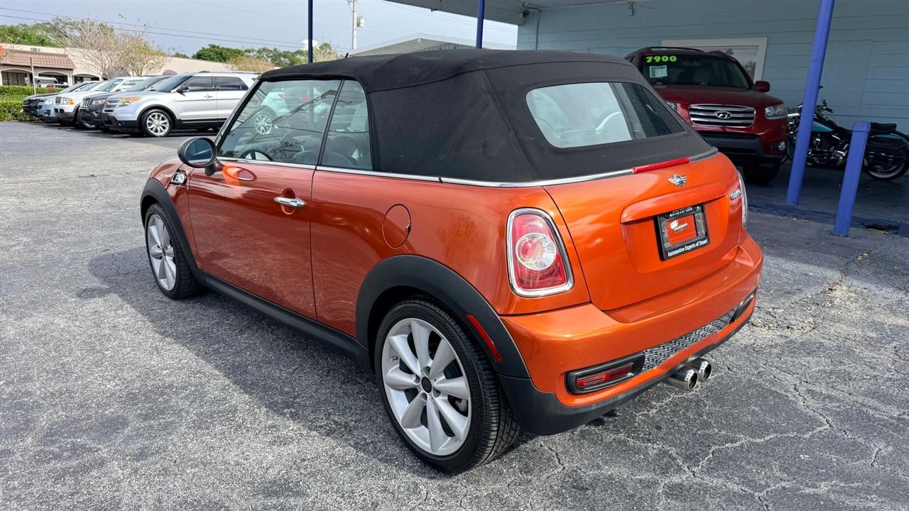 Mini Cooper S Convertible - Thumbnail 3