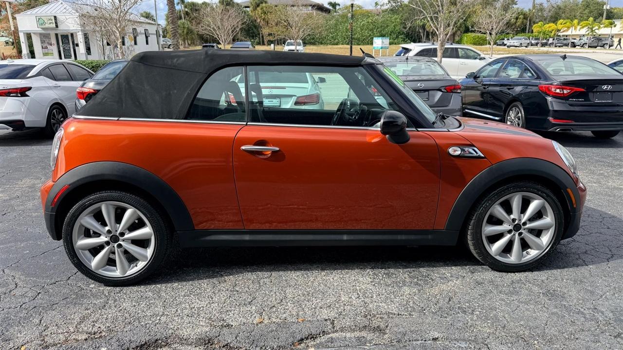 Mini Cooper S Convertible - Thumbnail 7