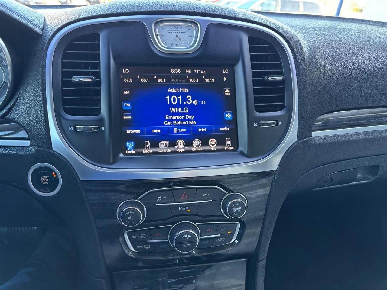 Chrysler 300 - Thumbnail 17